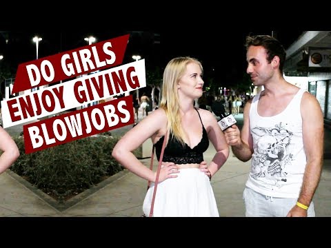 Girls giveing blow jobs