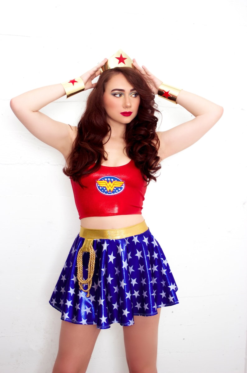 Wonder woman cosplay superheroes pictures