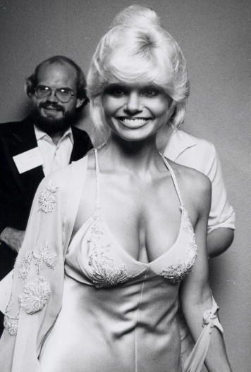 Andersons tits loni Loni Anderson