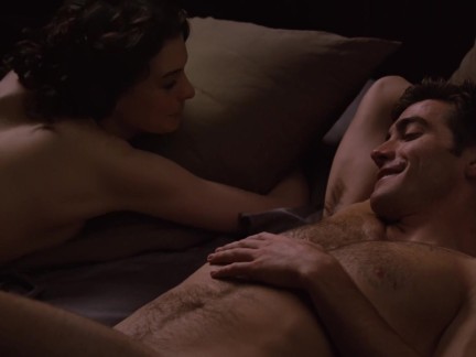 Love and other drugs hot scene
